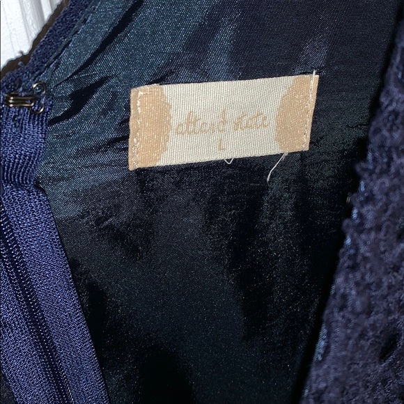 Women’s Dress - Picture 3 of 3